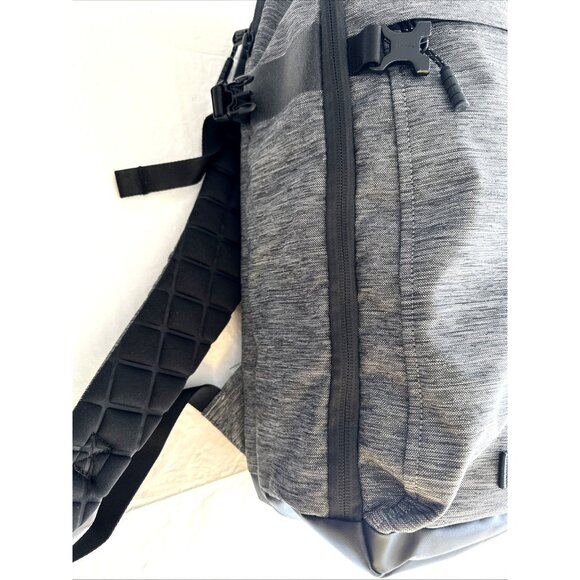 Timbuk2 Division Laptop Backpack Deluxe Grey Eco Static Gray Excellent Condition - Picture 6 of 11